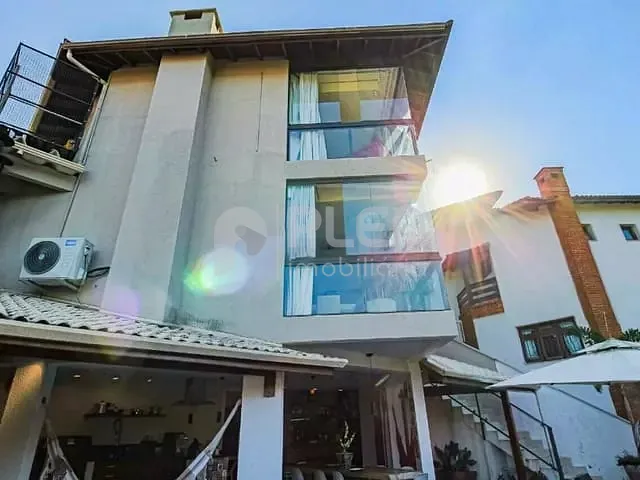 Sobrado 3 quartos e 6 banheiros, à venda, no bairro Barro Branco (Zona Norte) em São Paulo