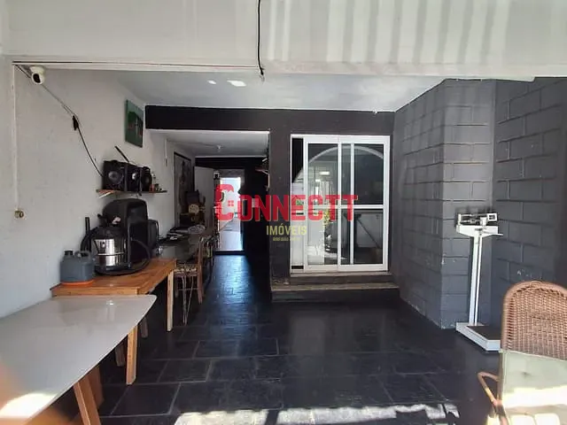Sobrado com 242m² 4 quartos e 3 banheiros, à venda, no bairro Vila Virgínia em Ribeirão Preto