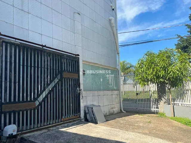 Sobrado à venda, no bairro Bosque das Palmeiras em Campinas