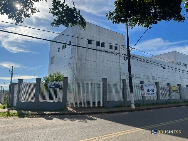 Sobrado à venda, no bairro Bosque das Palmeiras em Campinas