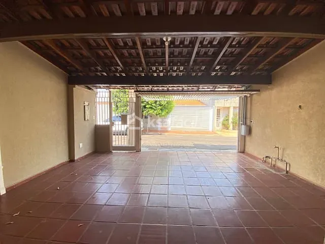 Sobrado 2 quartos e 2 banheiros, para alugar, no bairro Jardim Jockey Club em Campo Grande