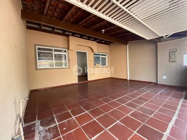 Sobrado 2 quartos e 2 banheiros, para alugar, no bairro Jardim Jockey Club em Campo Grande
