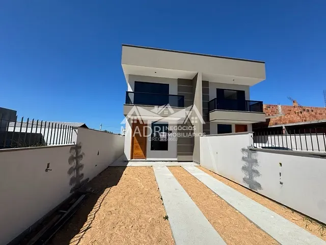 Sobrado com 105m² 2 quartos e 2 banheiros, à venda, no bairro Barra do Aririú em Palhoça