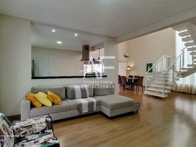 Sobrado com 300m² 3 quartos e 4 banheiros, à venda, no bairro Piracangaguá em Taubaté
