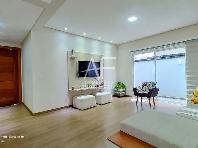Sobrado com 300m² 3 quartos e 4 banheiros, à venda, no bairro Piracangaguá em Taubaté