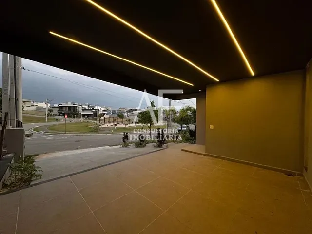 Sobrado com 300m² 4 quartos e 5 banheiros, à venda, no bairro Residencial Fazenda Casa Grande em Taubaté