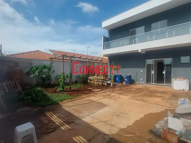 Sobrado com 200m² 3 quartos e 4 banheiros, à venda, no bairro Jardim Santo Antônio em Jardinópolis