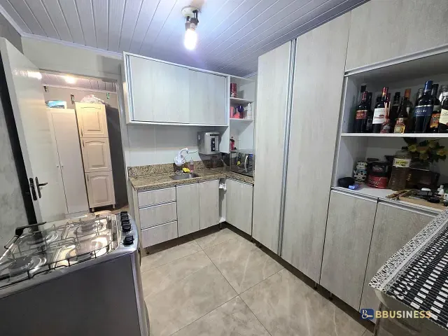 Sobrado 3 quartos e 1 banheiro, à venda, no bairro Cidade Nova em Caxias do Sul