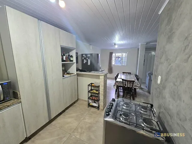 Sobrado 3 quartos e 1 banheiro, à venda, no bairro Cidade Nova em Caxias do Sul