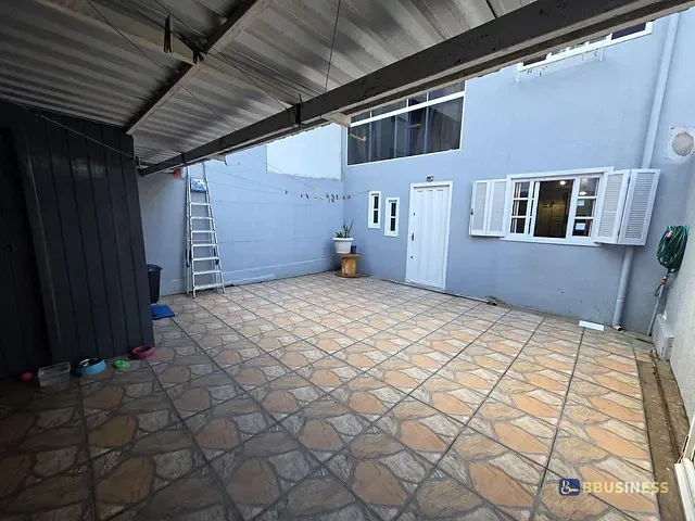 Sobrado 3 quartos e 1 banheiro, à venda, no bairro Cidade Nova em Caxias do Sul