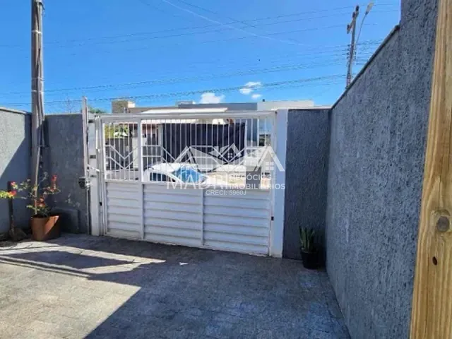 Sobrado 2 quartos e 2 banheiros, à venda, no bairro Aririú em Palhoça