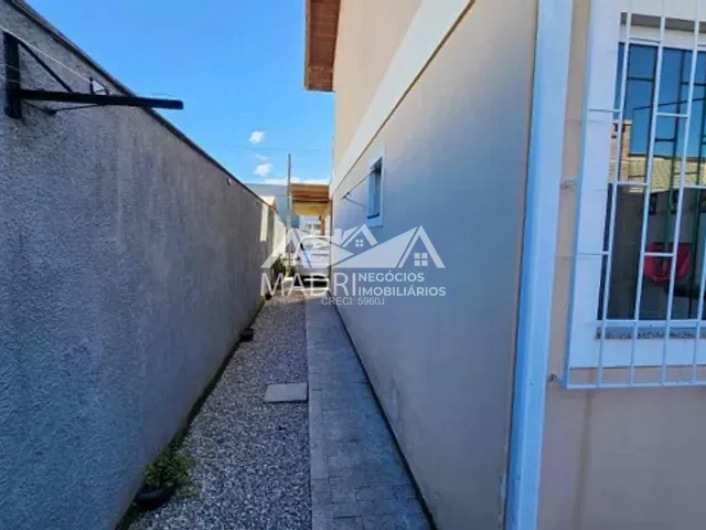 Sobrado 2 quartos e 2 banheiros, à venda, no bairro Aririú em Palhoça