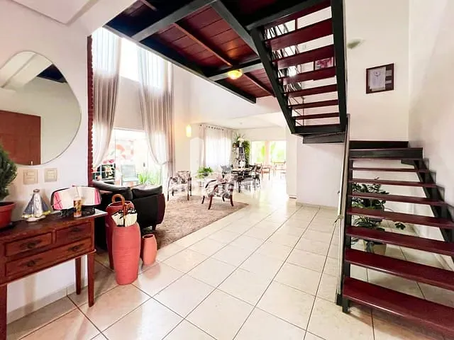 Sobrado 3 quartos e 4 banheiros, para alugar, no bairro Cidade Vera Cruz - Jardins Mônaco em Aparecida de Goiânia