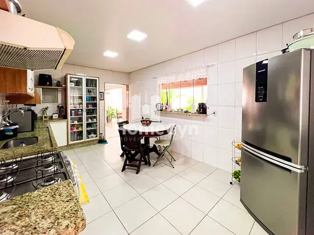 Sobrado 3 quartos e 4 banheiros, para alugar, no bairro Cidade Vera Cruz - Jardins Mônaco em Aparecida de Goiânia