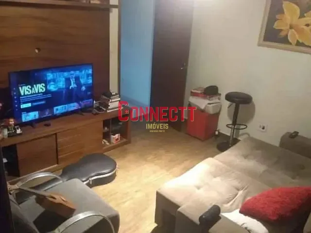 Sobrado com 120m² 4 quartos e 3 banheiros, à venda, no bairro Vila Tibério em Ribeirão Preto