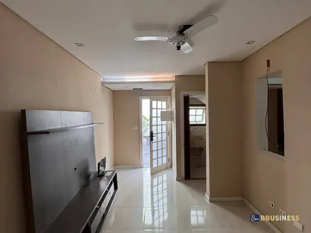 Sobrado 2 quartos e 2 banheiros, à venda, no bairro Centro em Bertioga