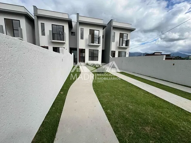 Sobrado com 135m² 2 quartos e 2 banheiros, à venda, no bairro Guarda do Cubatão em Palhoça