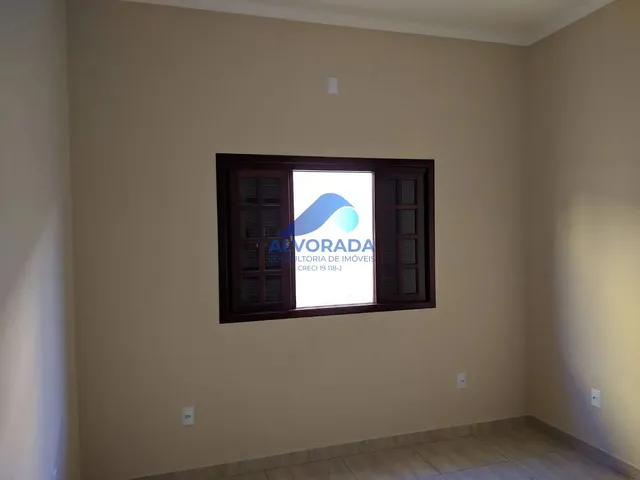 Sobrado com 240m² 4 quartos e 1 banheiro, à venda, no bairro Residencial Santa Paula em Jacareí