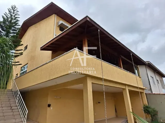 Sobrado com 312m² 3 quartos e 3 banheiros, à venda, no bairro Campos Elíseos em Taubaté