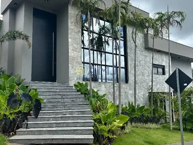 Sobrado com 574m² 5 quartos e 5 banheiros, à venda ou para alugar, no bairro Condomínio do Lago em Goiânia