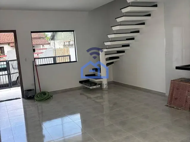 Sobrado com 89m² 2 quartos e 3 banheiros, à venda, no bairro Massaguaçu em Caraguatatuba