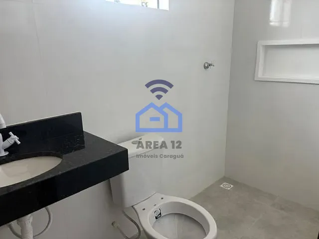 Sobrado com 89m² 2 quartos e 3 banheiros, à venda, no bairro Massaguaçu em Caraguatatuba