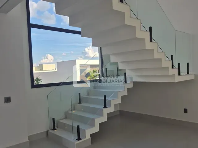 Sobrado com 300m² 4 quartos e 4 banheiros, à venda, no bairro Jardim Residencial Dona Maria Candida em Indaiatuba