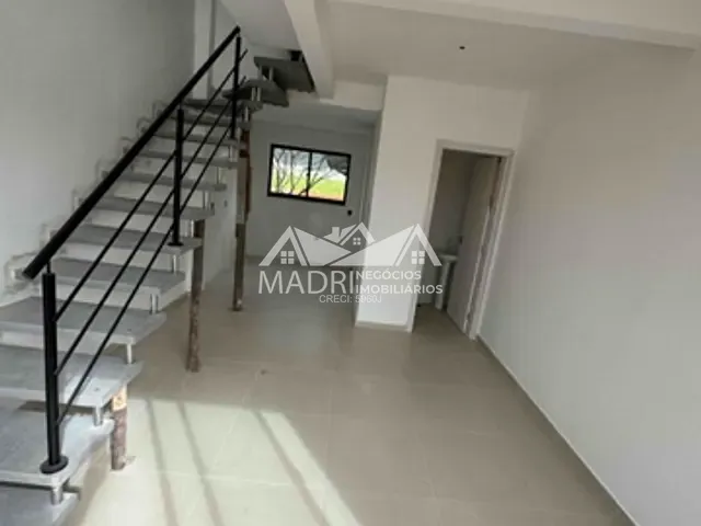 Sobrado com 135m² 2 quartos e 2 banheiros, à venda, no bairro Guarda do Cubatão em Palhoça
