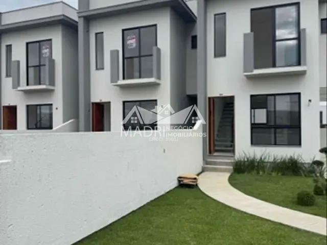 Sobrado com 135m² 2 quartos e 2 banheiros, à venda, no bairro Guarda do Cubatão em Palhoça