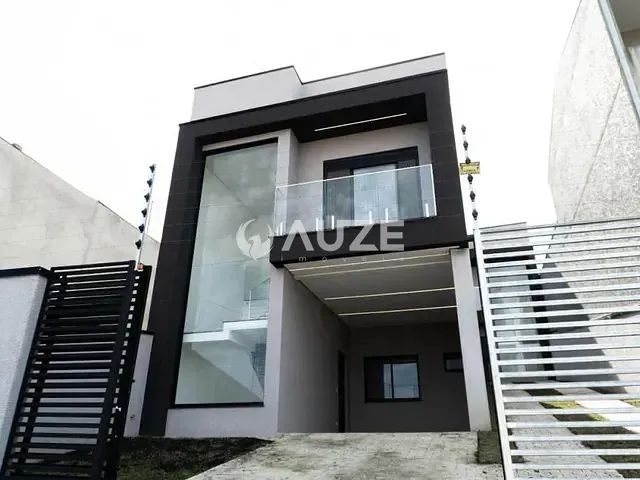 Sobrado com 122m² 3 quartos e 2 banheiros, à venda, no bairro Xaxim em Curitiba