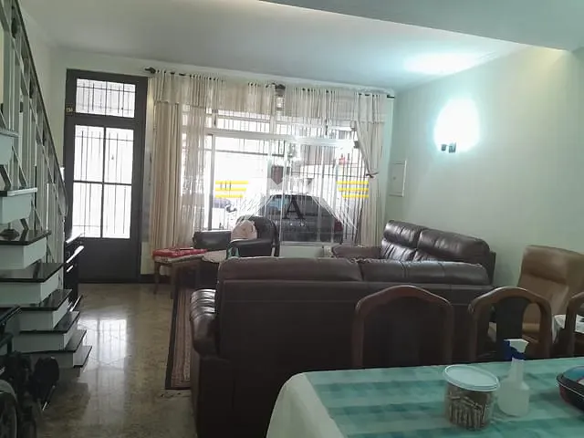 Sobrado 4 quartos e 2 banheiros, à venda, no bairro Brás em São Paulo