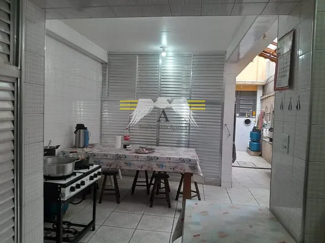 Sobrado 4 quartos e 2 banheiros, à venda, no bairro Brás em São Paulo