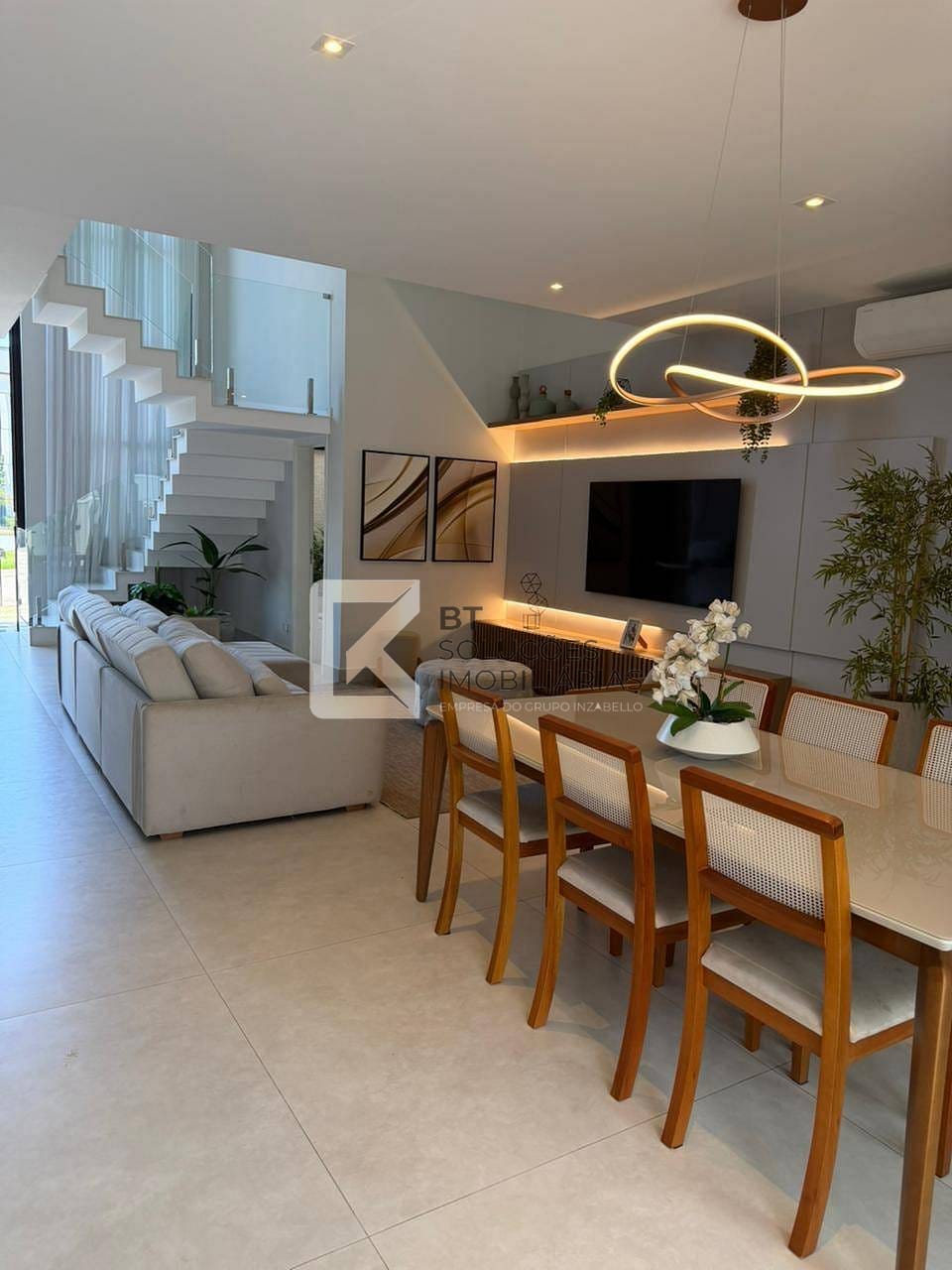 Sobrado, 3 quartos, 274 m² - Foto 2