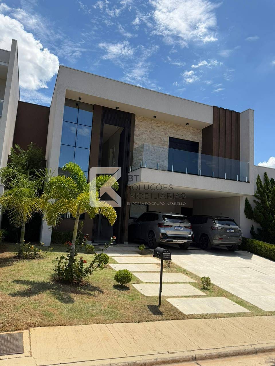 Sobrado, 3 quartos, 274 m² - Foto 1