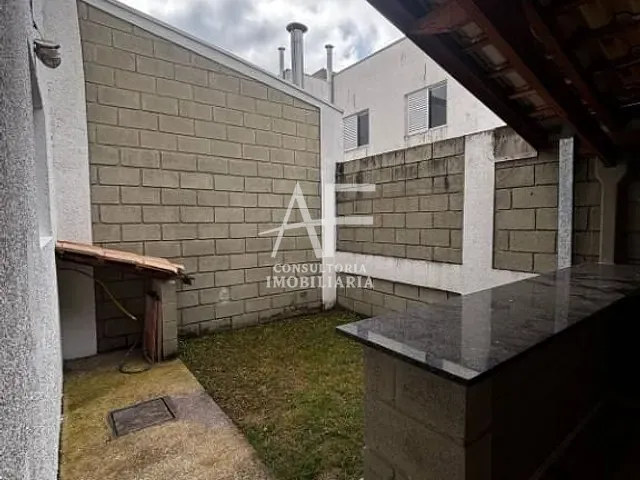 Sobrado com 225m² 3 quartos e 2 banheiros, à venda, no bairro Vila Areao em Taubaté