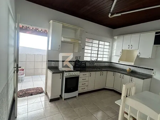 Sobrado com 100m² 3 quartos e 3 banheiros, à venda, no bairro Vila Furlan em Indaiatuba