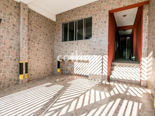 Sobrado com 195m² 3 quartos e 1 banheiro, à venda, no bairro Vila Silviânia em Carapicuíba