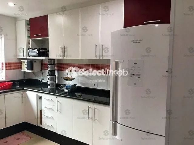 Sobrado com 107m² 3 quartos e 2 banheiros, à venda, no bairro Vila Nossa Senhora das Vitórias em Mauá