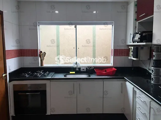 Sobrado com 107m² 3 quartos e 2 banheiros, à venda, no bairro Vila Nossa Senhora das Vitórias em Mauá