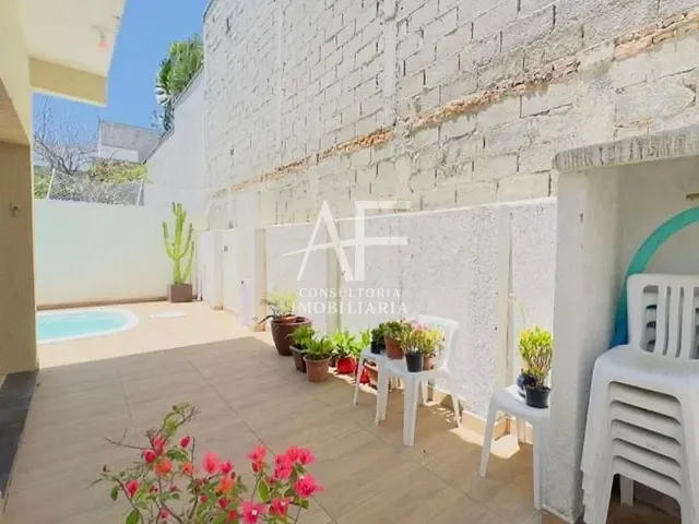 Sobrado com 260m² 3 quartos e 4 banheiros, à venda, no bairro Caminho Novo em Tremembé