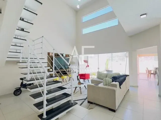 Sobrado com 260m² 3 quartos e 4 banheiros, à venda, no bairro Caminho Novo em Tremembé