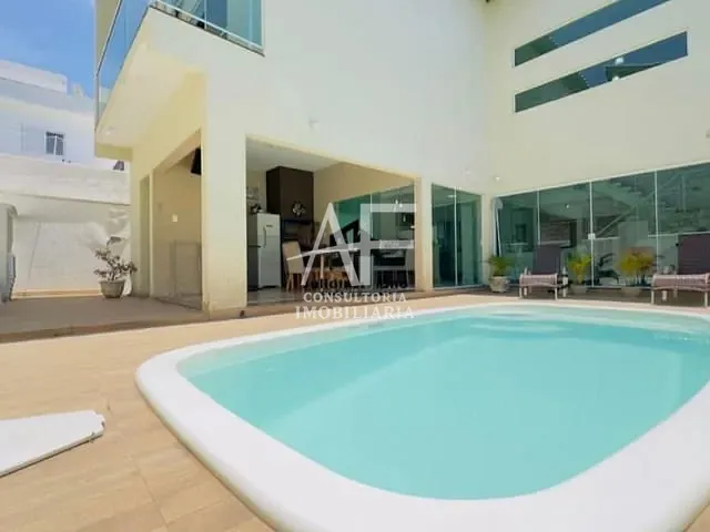 Sobrado com 260m² 3 quartos e 4 banheiros, à venda, no bairro Caminho Novo em Tremembé