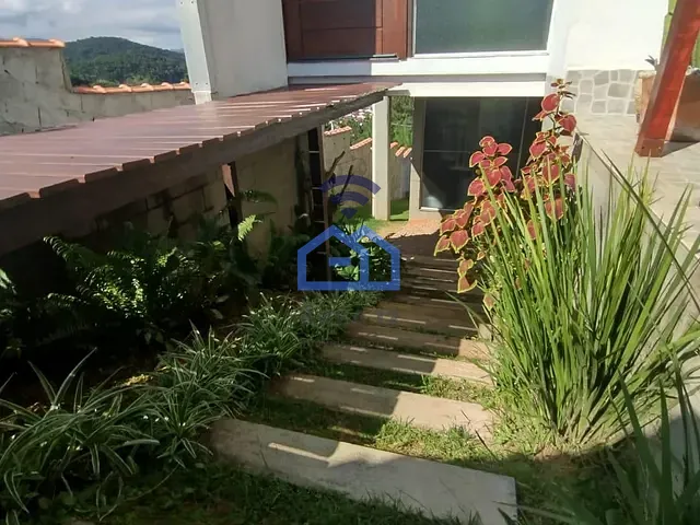 Sobrado com 366m² 3 quartos e 2 banheiros, à venda, no bairro Portal da Fazendinha em Caraguatatuba