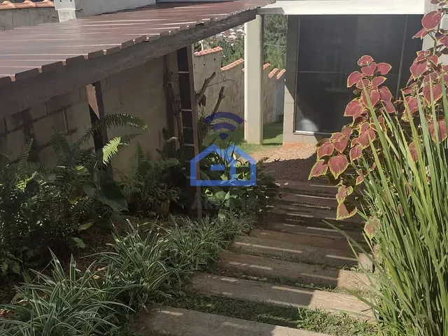 Sobrado com 366m² 3 quartos e 2 banheiros, à venda, no bairro Portal da Fazendinha em Caraguatatuba