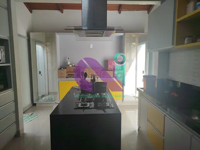 Sobrado com 516m² 3 quartos e 3 banheiros, à venda, no bairro Jardim Paulista em Adamantina