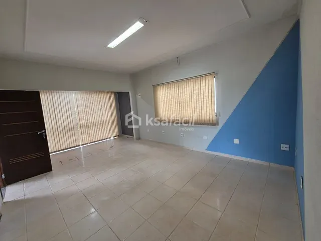 Sobrado com 398m² 4 quartos e 3 banheiros, para alugar, no bairro Residencial Betaville em Campo Grande