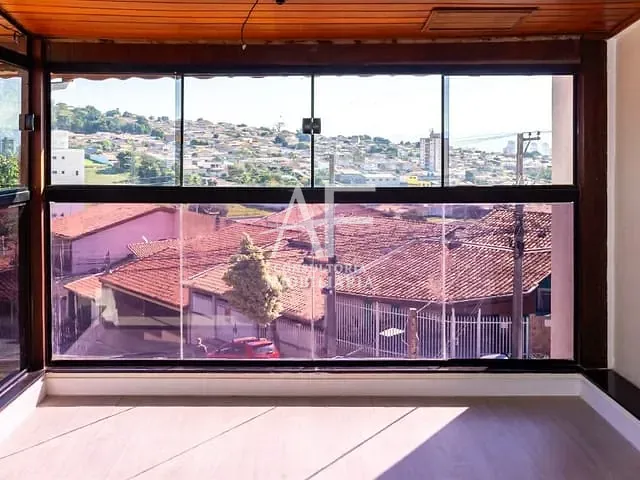 Sobrado com 125m² 3 quartos e 2 banheiros, à venda, no bairro Residencial Paraíso em Taubaté