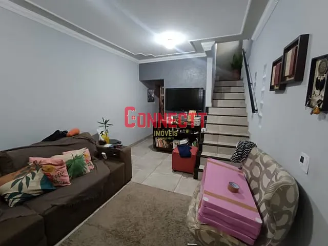 Sobrado com 150m² 3 quartos e 3 banheiros, à venda, no bairro Parque Ribeirão Preto em Ribeirão Preto