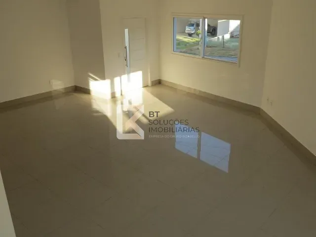 Sobrado com 321m² 4 quartos e 2 banheiros, à venda, no bairro Chácara Belvedere em Indaiatuba