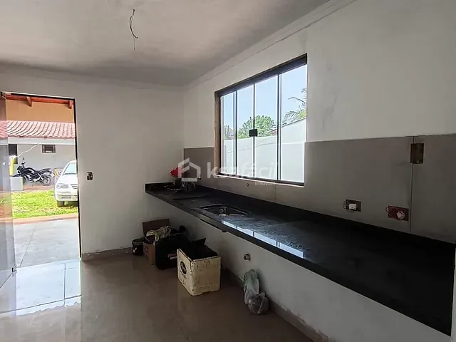 Sobrado com 360m² 5 quartos e 3 banheiros, à venda, no bairro Jardim Presidente em Campo Grande